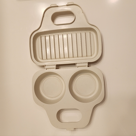 ❤️ 3/$25 Omelets & Egg Poacher BPA Free Perfect Poach Eggs in Minutes - Picture 3 of 4